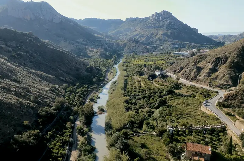 Vista aérea de la huerta y el río en el Valle de Ricote